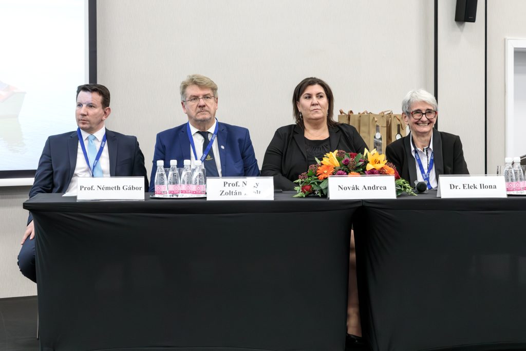 1. kép 1. kép